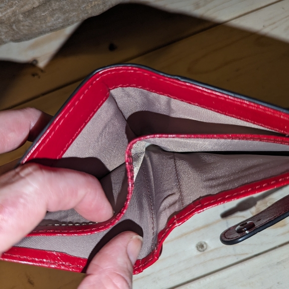 Wallet Lot - Picture 9 of 16